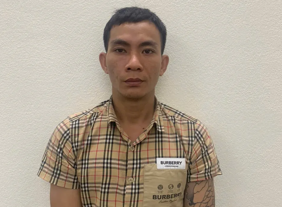 Nguyễn Năm tại cơ quan công an. cuop-dien-thoai.jpg