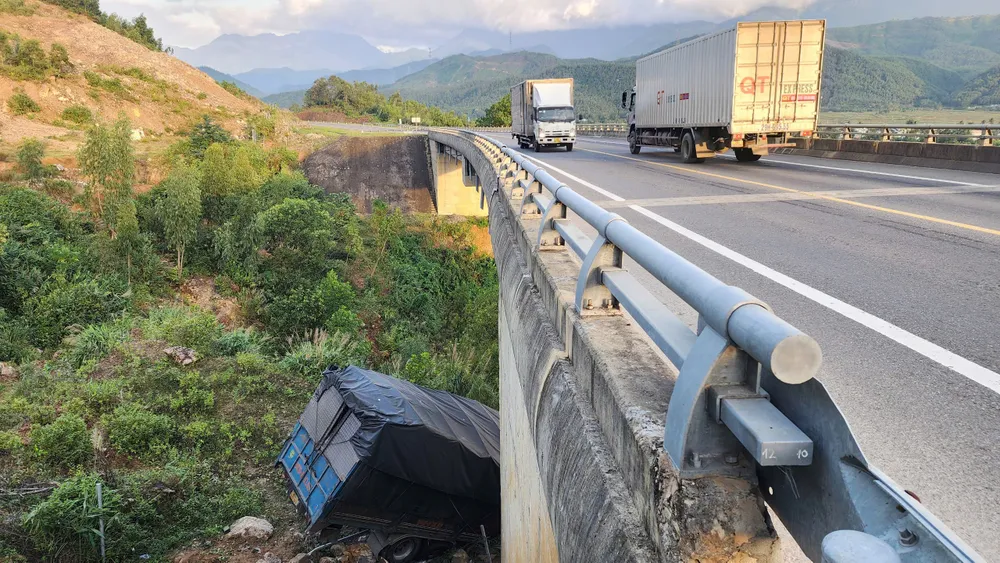 cao tốc La sơn – Tuý loan