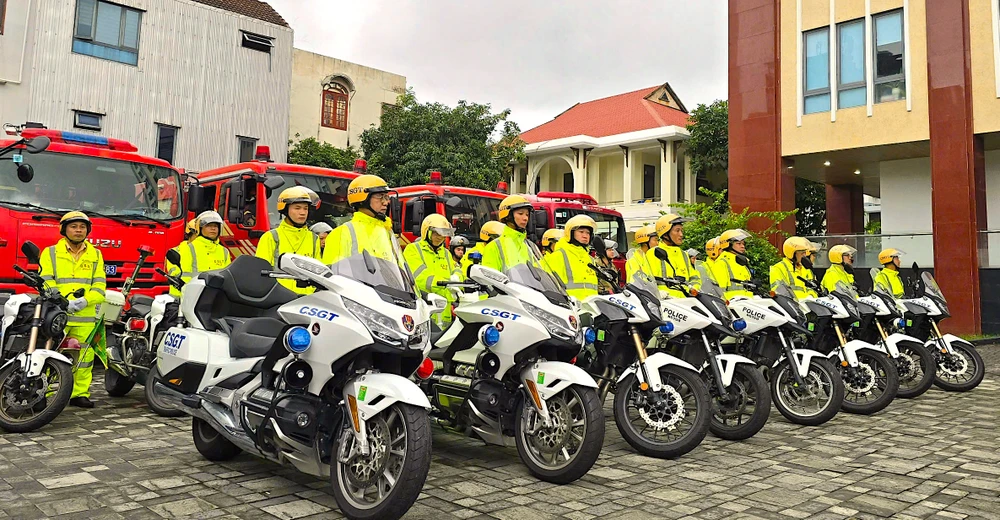 thanh thiếu niên đua xe đánh nhau