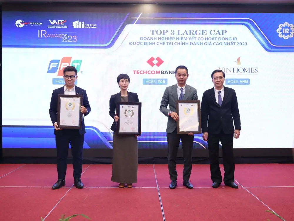 Những doanh nghiệp có hoạt động quan hệ nhà đầu tư tốt được vinh danh tại IR Awards 2023. hinh 5 2 1.jpg