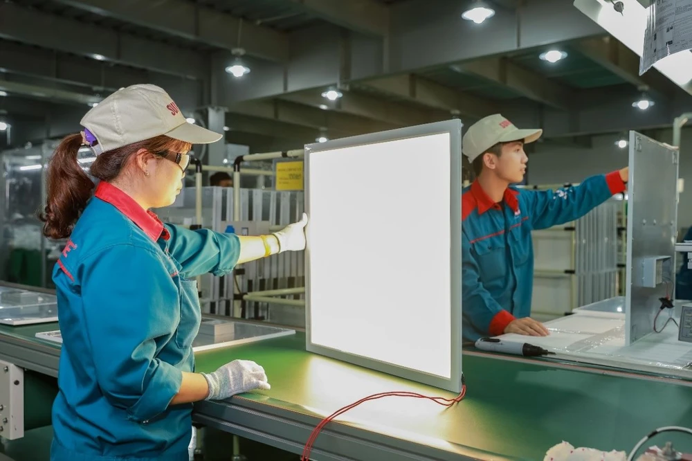 Trong dài hạn, lãi suất vẫn có xu hướng giảm sẽ hỗ trợ rất lớn cho kinh doanh của doanh nghiệp. Ảnh: PHƯƠNG MINH chính sách tiền tệ