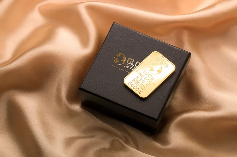 Giá vàng vừa rớt khỏi mốc 2.000 USD/ounce được thiết lập suốt thời gian qua. vàng 1.jpg