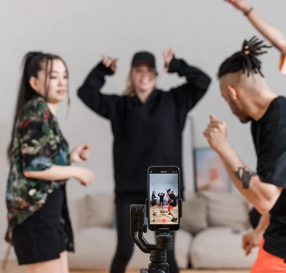 Nhiều người tiêu dùng phải chi tiền mua hàng hoá vì hiệu ứng cảm xúc của TikTok. TikTok