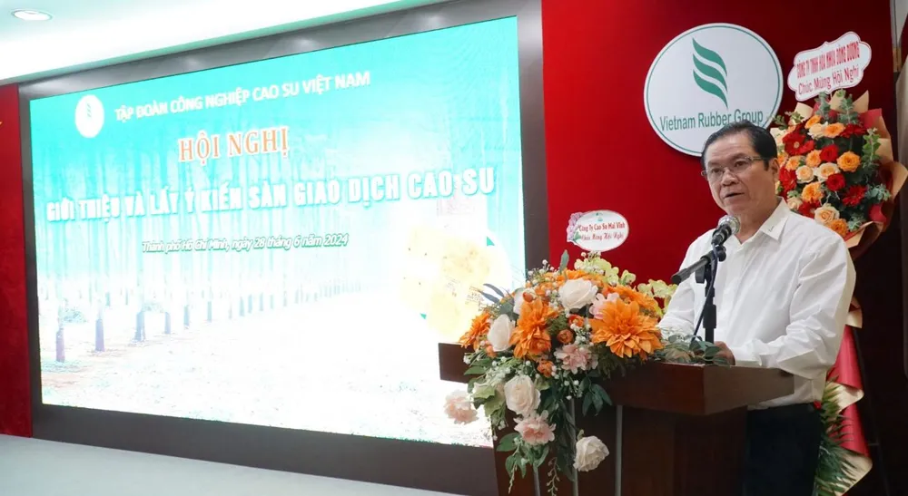 Ông Lê Thanh Hưng, Tổng Giám đốc Tập đoàn Công nghiệp cao su Việt Nam (VRG ) cho biết, VRG hiện quản lý khoảng 400.000 héc ta cao su và dự báo khai thác 470.000 tấn mủ cao su trong năm 2024. sàn giao dịch