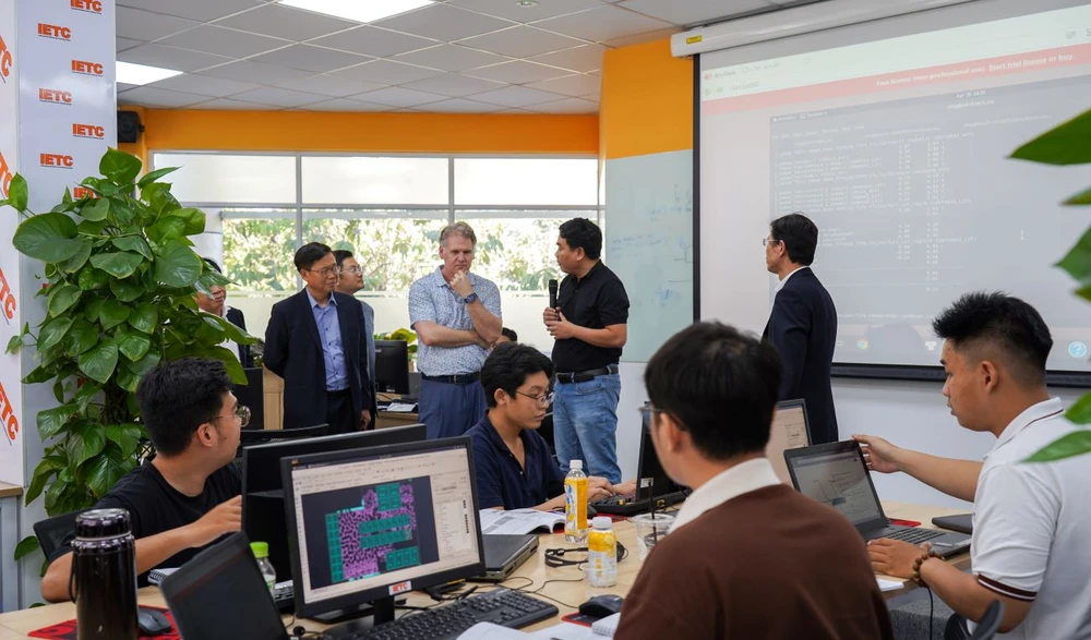 Dòng vốn ngoại ngày càng gia tăng trên thị trường Việt Nam vì sức hấp dẫn từ tăng trưởng kinh tế, môi trường đầu tư hấp dẫn và câu chuyện nâng hạng thị trường chứng khoán sắp tới. Ảnh: PHƯƠNG MINH hinh 5 2 2.jpg