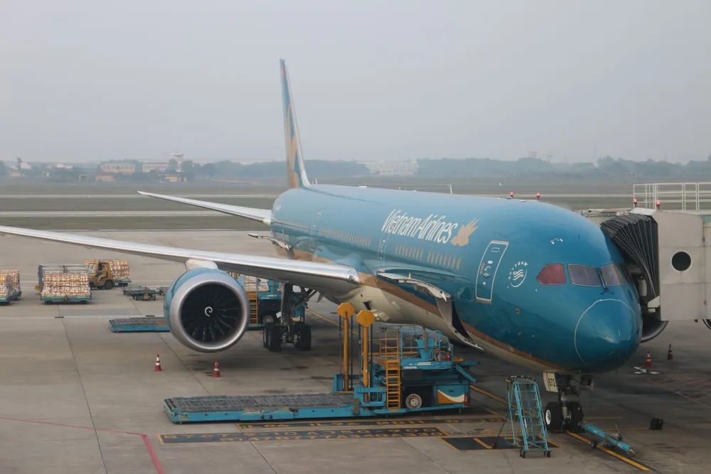 Bức tranh kinh doanh của Vietnam Airlines có sự đảo chiều ngoạn mục từ lỗ nặng sang lãi ngàn tỉ đồng. Ảnh: PHƯƠNG MINH hinh 5 2 2.jpg
