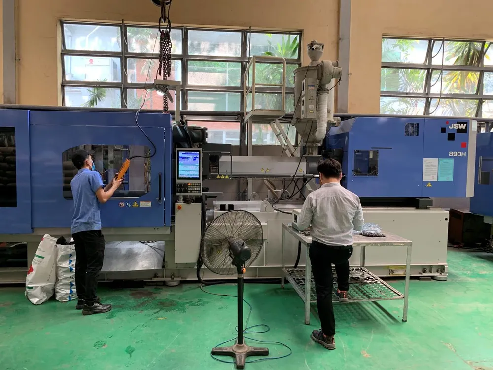 Sử dụng công nghệ mới, tiết kiệm nhiên liệu sẽ giúp các công ty Việt tối ưu hóa chi phí, giảm giá thành và gia tăng năng lực cạnh tranh. Ảnh: PHƯƠNG MINH công ty Việt