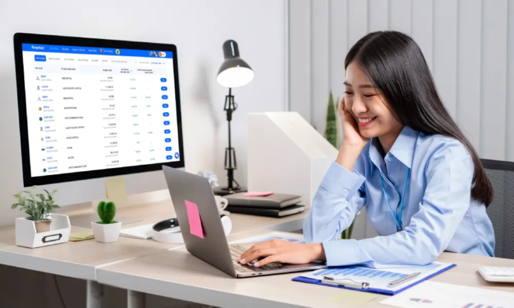 Áp thuế mới, nhà đầu tư sẽ phải tốn nhiều chi phí hơn khi giao dịch trên thị trường. Ảnh: PM thị trường chứng khoán