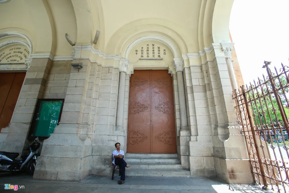Nha tho Duc Ba o Sai Gon bat dau dot trung tu keo dai 2 nam hinh anh 10