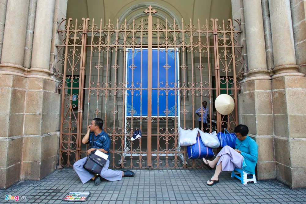 Nha tho Duc Ba o Sai Gon bat dau dot trung tu keo dai 2 nam hinh anh 6