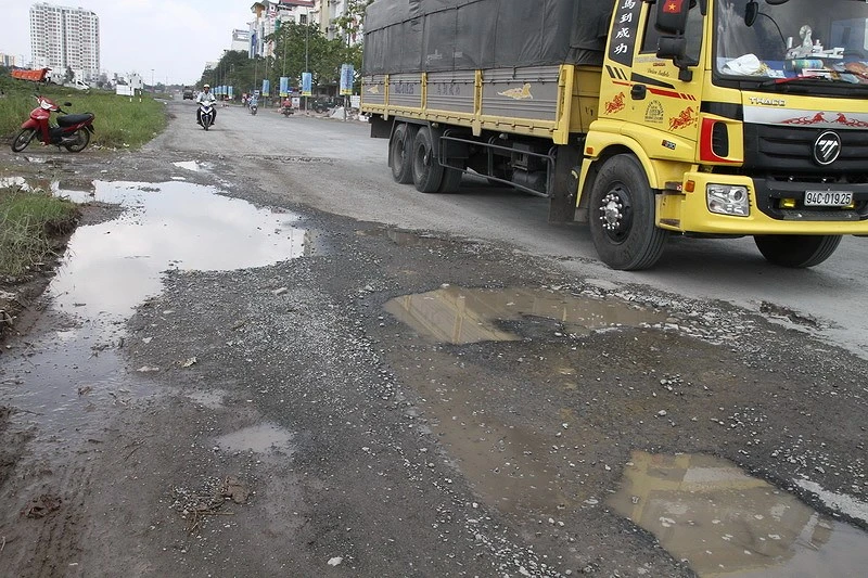 Cần Thơ: Đường ngàn tỉ đầy ổ gà, ổ voi ảnh 2