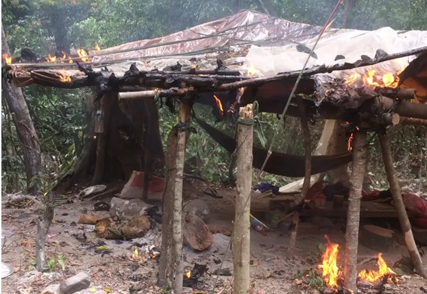 lực lượng Kiểm lâm tiêu hủy lán trại của &quot;lâm tặc&quot; - Ảnh tư liệu Kiểm Lâm Ninh Hòa
