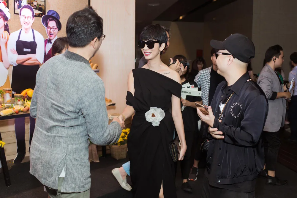 Hàng loạt sao có mặt trong chương trình hậu trường và ẩm thực ảnh 5