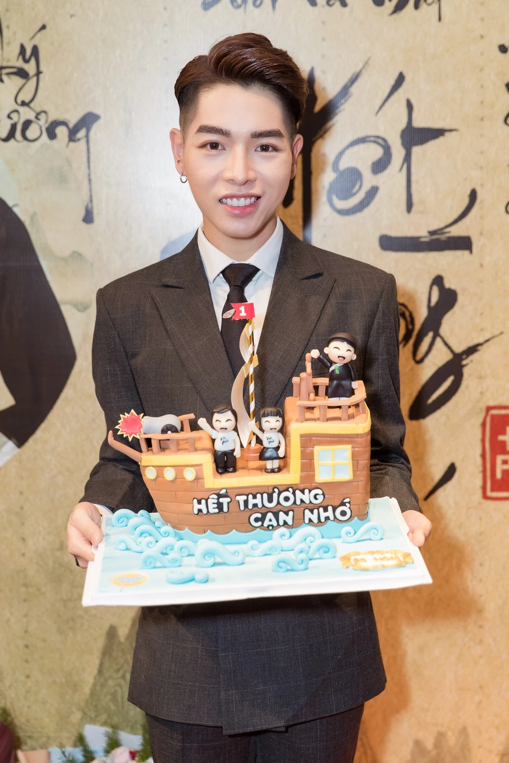 Đức Phúc gây sốc khi biến hoa hậu Đỗ Mỹ Linh thành Thị Nở ảnh 2