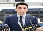 Chuỗi hoạt động kinh doanh của Seungri thông báo phá sản ảnh 4 Seungri đến đồn cảnh sát để thẩm vấn về đánh bạc ở nước ngoài