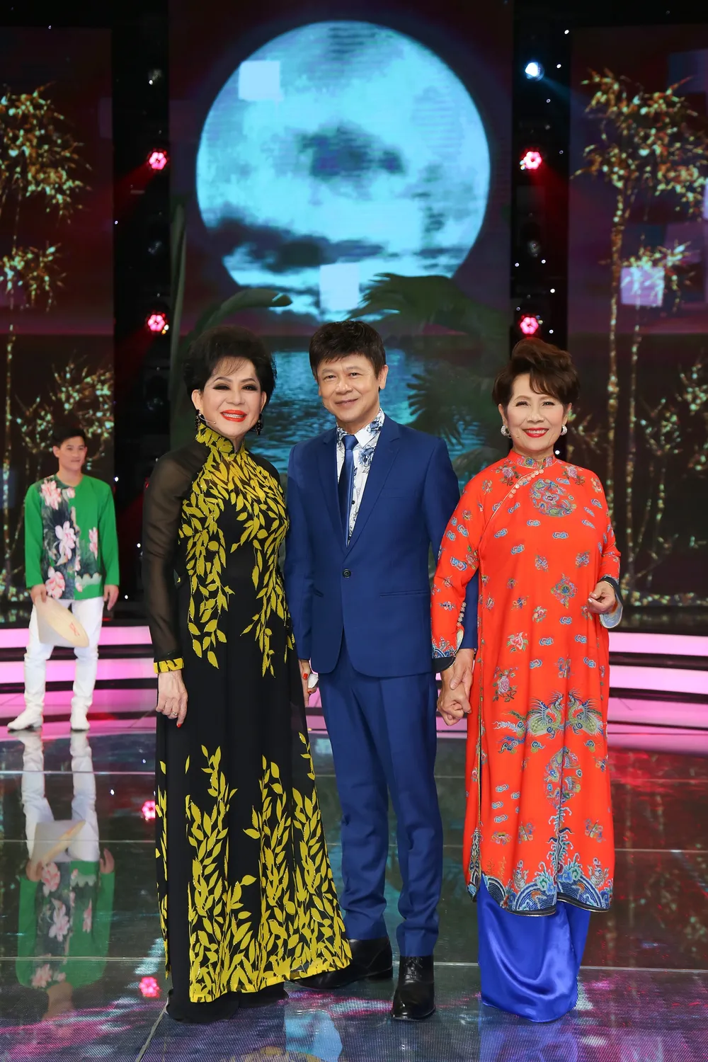 Mẹ Bảo Đăng bị gãy chân nhưng vẫn đến ủng hộ con thi ảnh 6 Mẹ Bảo Đăng bị gãy chân nhưng vẫn đến ủng hộ con thi ảnh 6