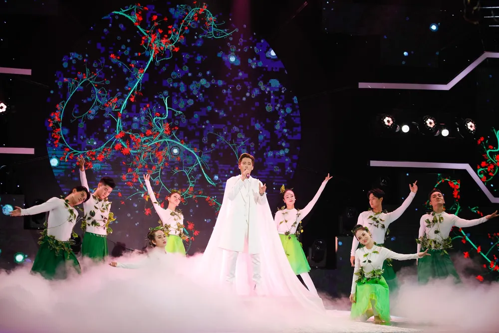 Minh Sang khiến khán giả bất ngờ, giám khảo trao trái tim ảnh 3 Minh Sang khiến khán giả bất ngờ, giám khảo trao trái tim ảnh 3