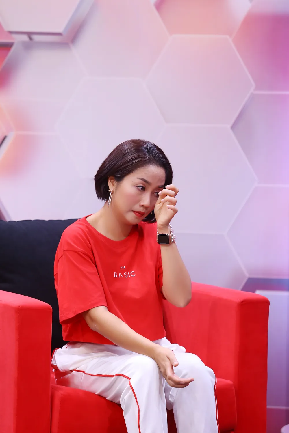 Cô bé 10 tuổi chịu đả kích từ những lần đánh mắng của anh trai ảnh 3