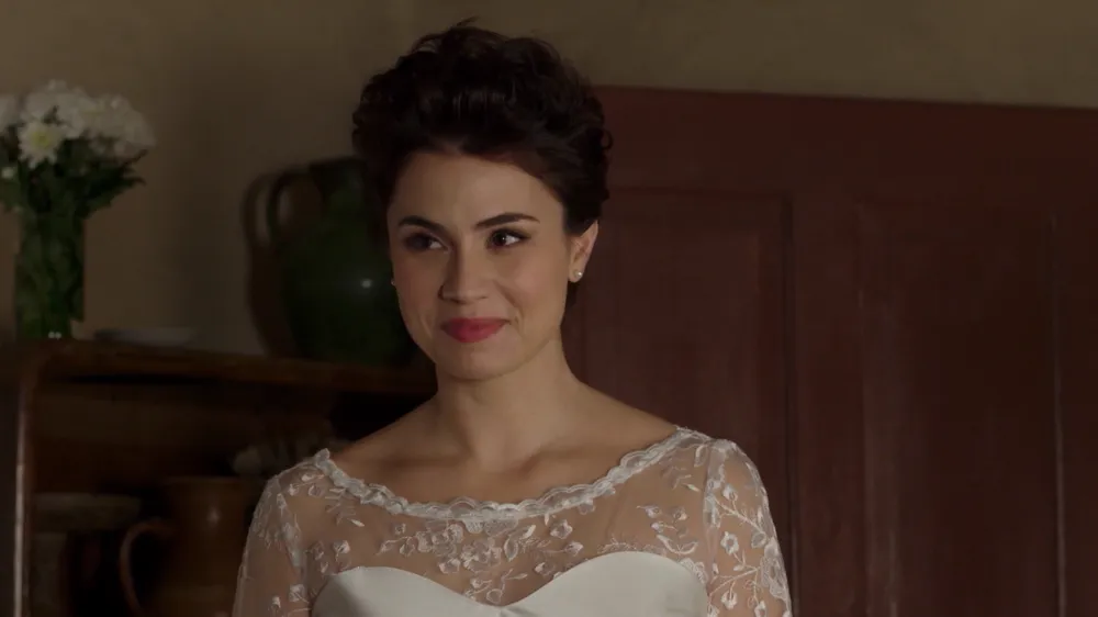 Nữ chính 'Người thừa kế' từ bỏ 1 triệu Euro để cứu người yêu ảnh 1