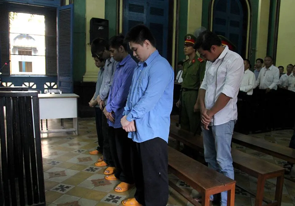 Các bị cáo tại phiên tòa buổi chiều