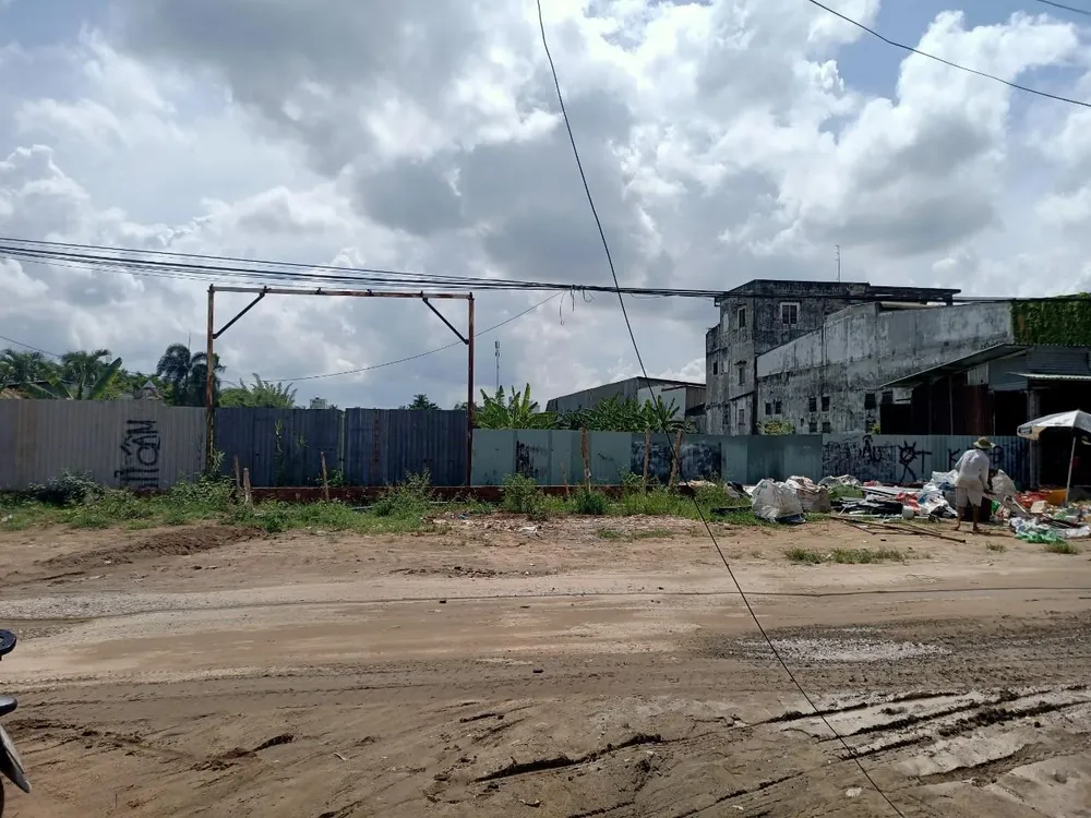 Hiện trường vụ án hiện là khu đất trống. Ảnh: SONG NGUYỄN Hiện trường vụ án hiện là khu đất trống. Ảnh: SONG NGUYỄN