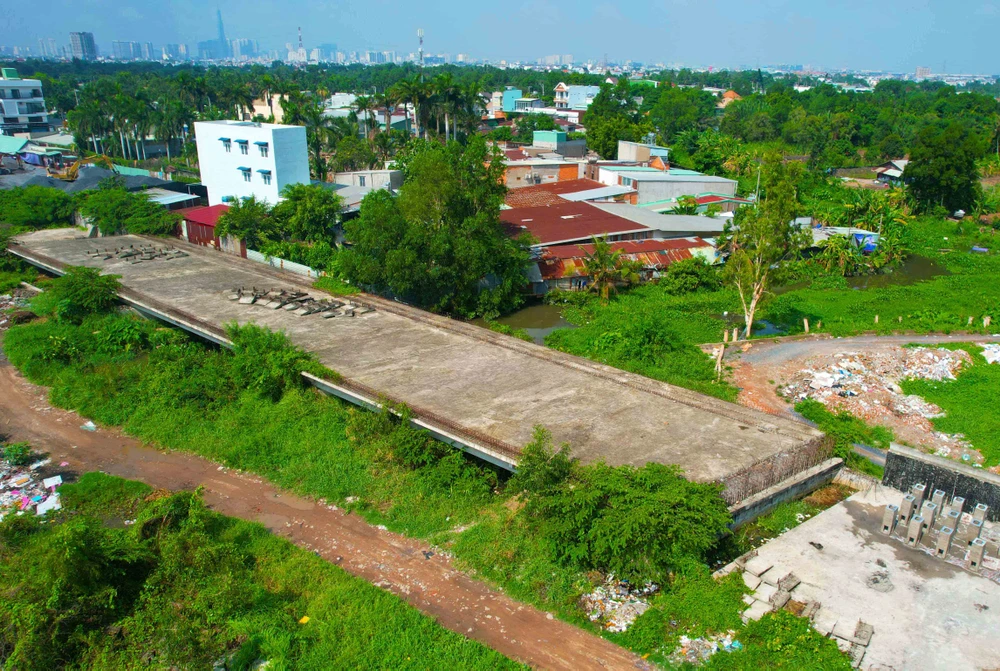 Dự án đường Vành đai 2 TP.HCM là một trong những dự án BT cần được tháo gỡ khó khăn. Ảnh: NGUYỄN TIẾN