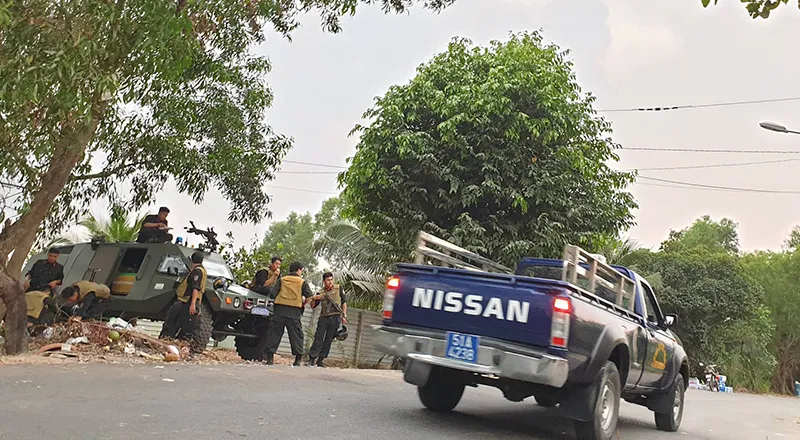 Nhiều cảnh sát rời khu vực nghi kẻ bắn chết 4 người lẩn trốn ảnh 3 Nhiều cảnh sát rời khu vực nghi kẻ bắn chết 4 người lẩn trốn ảnh 3