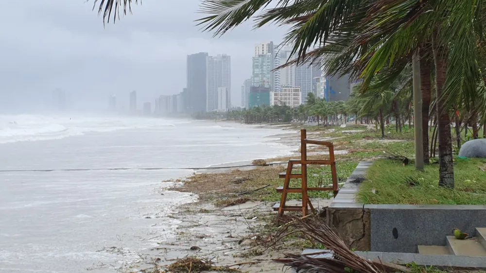 Bão số 9 càn quét kinh hoàng qua Quảng Nam - Quảng Ngãi ảnh 36