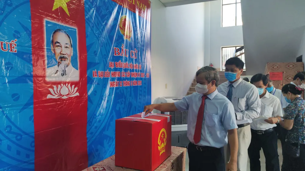 Hơn 69 triệu cử tri cả nước đi bầu cử ảnh 36