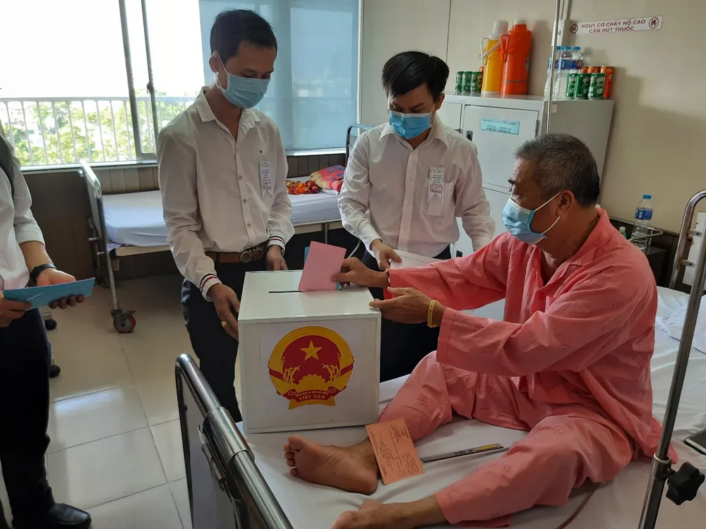 Hơn 69 triệu cử tri cả nước đi bầu cử ảnh 42