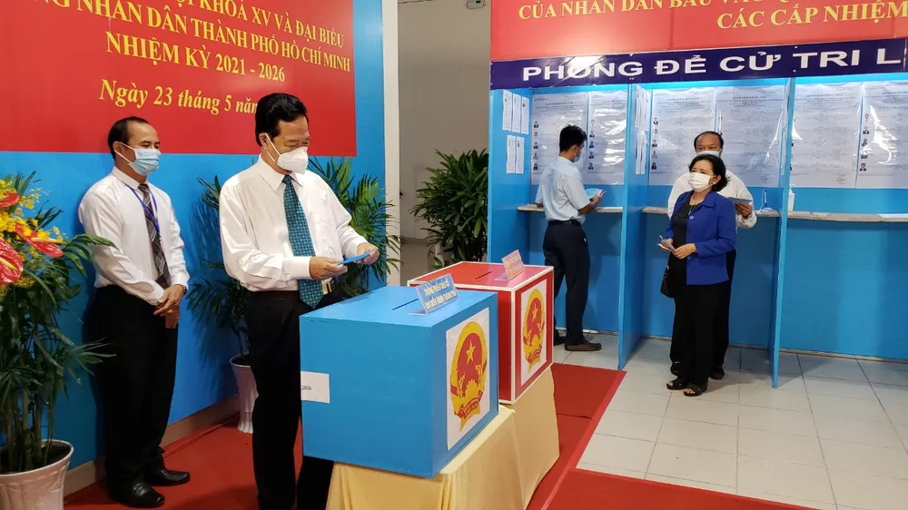 Hơn 69 triệu cử tri cả nước đi bầu cử ảnh 60