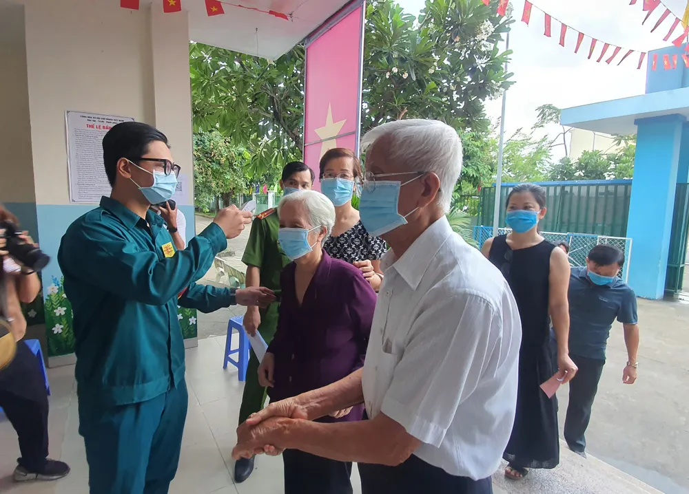 Hơn 69 triệu cử tri cả nước đi bầu cử ảnh 63