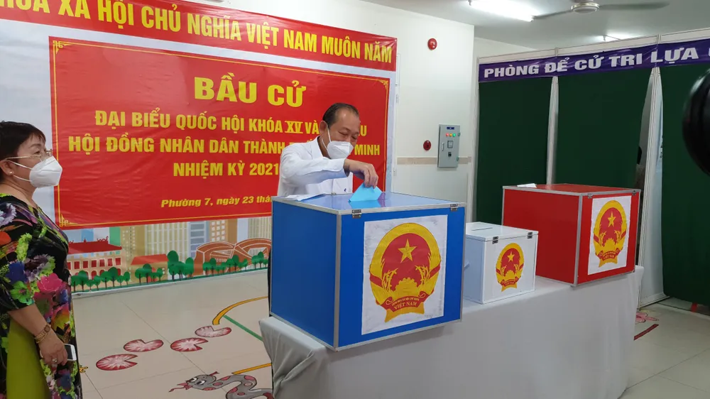 Hơn 69 triệu cử tri cả nước đi bầu cử ảnh 49