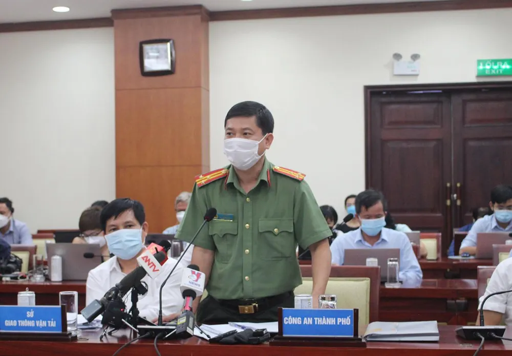 Thượng tá Lê Mạnh Hà, Phó phòng Tham mưu Công an TP.HCM thông tin tại cuộc họp. Ảnh: NGUYỄN YÊN Thượng tá Lê Mạnh Hà, Phó phòng Tham mưu Công an TP.HCM thông tin tại cuộc họp. Ảnh: NGUYỄN YÊN