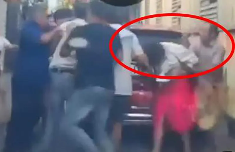 Hình ảnh vụ việc được camera ghi lại. Ảnh cắt từ clip Hình ảnh vụ việc được camera ghi lại. Ảnh cắt từ clip