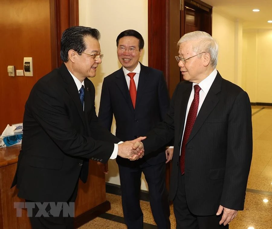 Tổng Bí thư Nguyễn Phú Trọng, Thường trực Ban Bí thư Võ Văn Thưởng cùng các đại biểu dự bế mạc Hội nghị. Ảnh: TTXVN