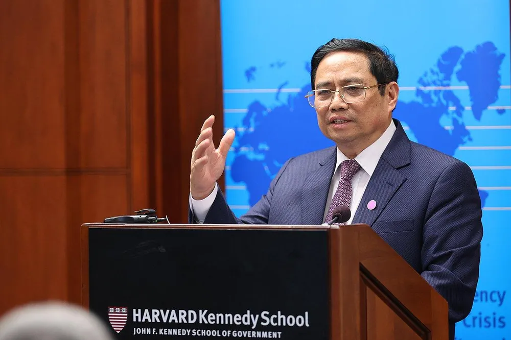 Thủ tướng Phạm Minh Chính thăm, phát biểu và dự tọa đàm chính sách tại Đại học Harvard, TP Cambridge, bang Massachusetts - Ảnh: VGP