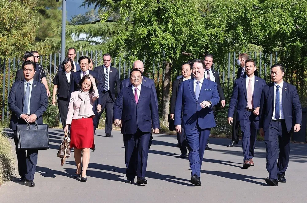 Thủ tướng Phạm Minh Chính đến thăm Trụ sở Tập đoàn Apple. Ảnh: TTXVN