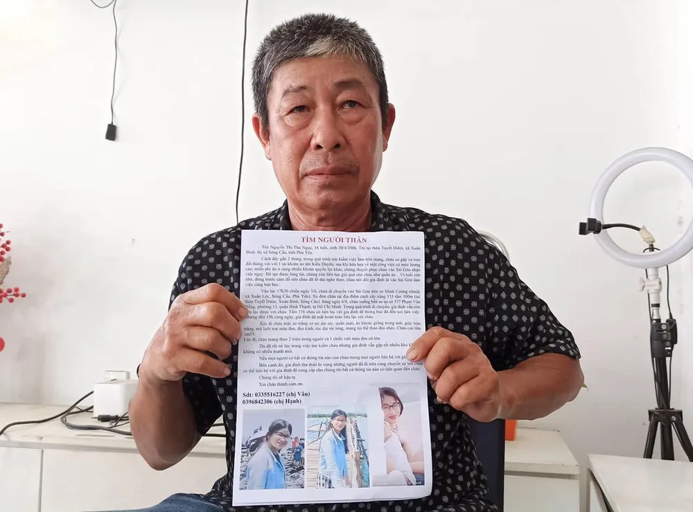 Ông Nguyễn Văn Hương cho hay con gái mình đã có gọi về cho gia đình sau hơn 1 tuần mất liên lạc. Ảnh: NY Ông Nguyễn Văn Hương cho hay con gái mình đã có gọi về cho gia đình sau hơn 1 tuần mất liên lạc. Ảnh: NY