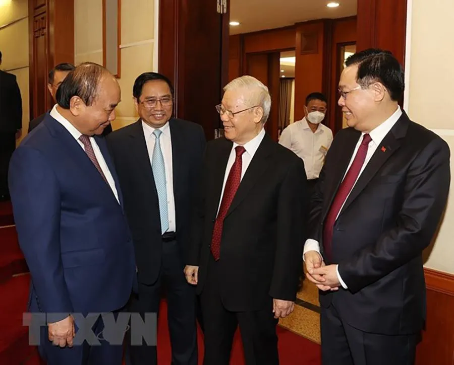 Lãnh đạo Đảng, Nhà nước tại phiên khai mạc Hội nghị lần 5 Ban Chấp hành Trung ương Đảng khoá XIII. Ảnh: TTXVN