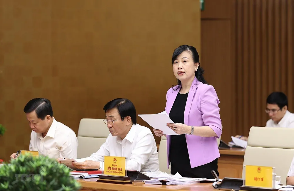 Quyền Bộ trưởng Bộ Y tế Đào Hồng Lan báo cáo tình hình tại phiên họp. Ảnh: VGP Quyền Bộ trưởng Bộ Y tế Đào Hồng Lan báo cáo tình hình tại phiên họp. Ảnh: VGP