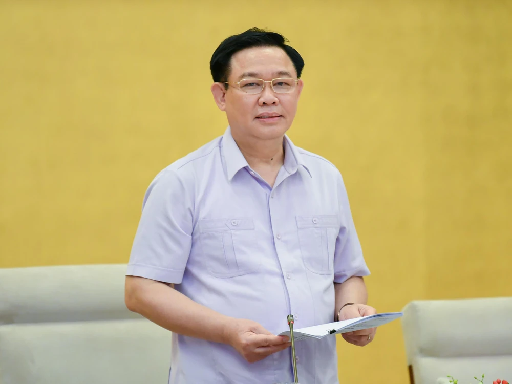 Chủ tịch Quốc hội Vương Đình Huệ phát biểu chỉ đạo và bế mạc hội thảo. Ảnh: Quochoi.vn