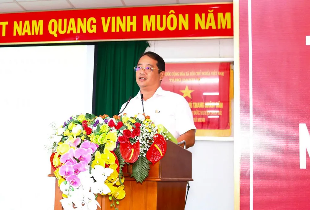 Ông Nguyễn Phương Toàn, Chủ tịch xã Nhơn Đức phát biểu tại hội nghị. Ông Nguyễn Phương Toàn, Chủ tịch xã Nhơn Đức phát biểu tại hội nghị.