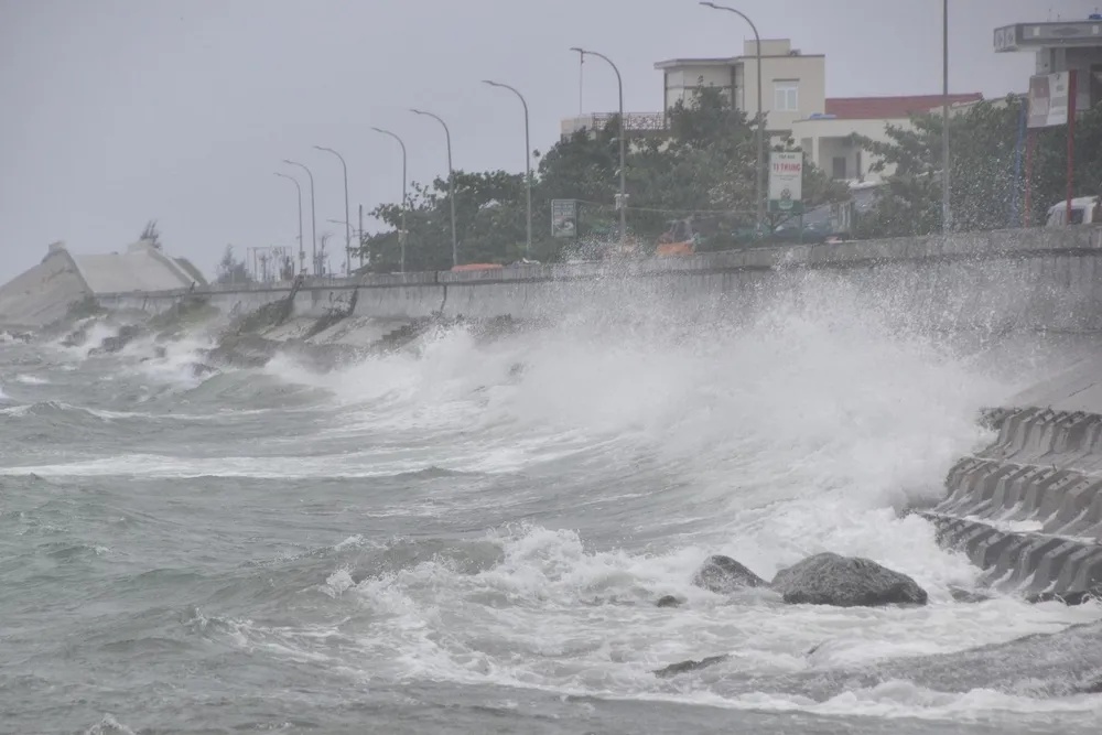 Đảo Lý Sơn hiện gió đang ở cấp 8-9, giật cấp 11. Ảnh: THANH NHẬT
