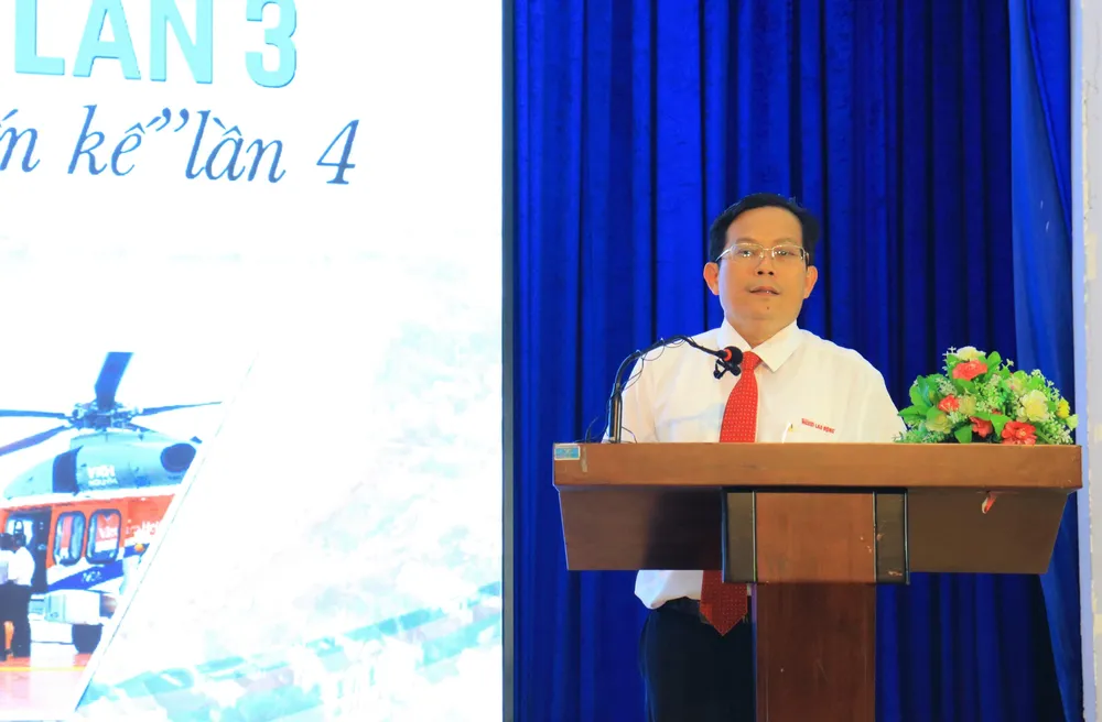 Tổng Biên tập báo Người Lao Động Tô Đình Tuân phát biểu tại buổi lễ trao giải. Ảnh: VÕ THƠ Tổng Biên tập báo Người Lao Động Tô Đình Tuân phát biểu tại buổi lễ trao giải. Ảnh: VÕ THƠ