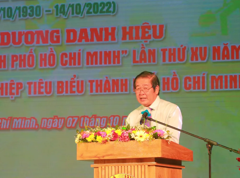 Ông Đoàn Văn Thanh, Phó Chủ tịch Thường trực Hội Nông dân TP.HCM phát biểu tuyên dương. Ảnh: VÕ THƠ