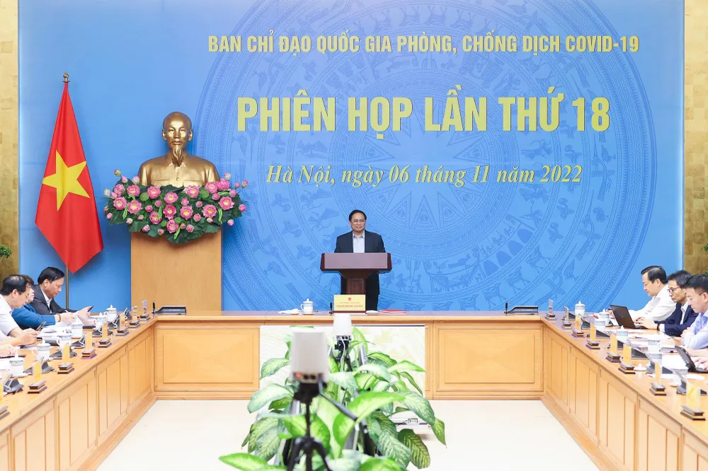 Thủ tướng Phạm Minh Chính, Trưởng Ban Chỉ đạo Quốc gia phòng, chống dịch COVID-19 chủ trì phiên họp thứ 18 của Ban Chỉ đạo. Ảnh: VGP