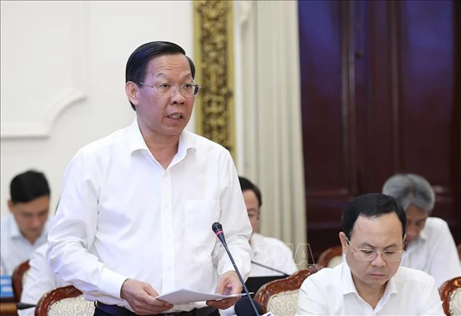 Ông Phan Văn Mãi, Chủ tịch UBND TP.HCM kiến nghị một số vấn đề với Thủ tướng Chính phủ tại cuộc họp chiều ngày 27-11. Ảnh: TTXVN