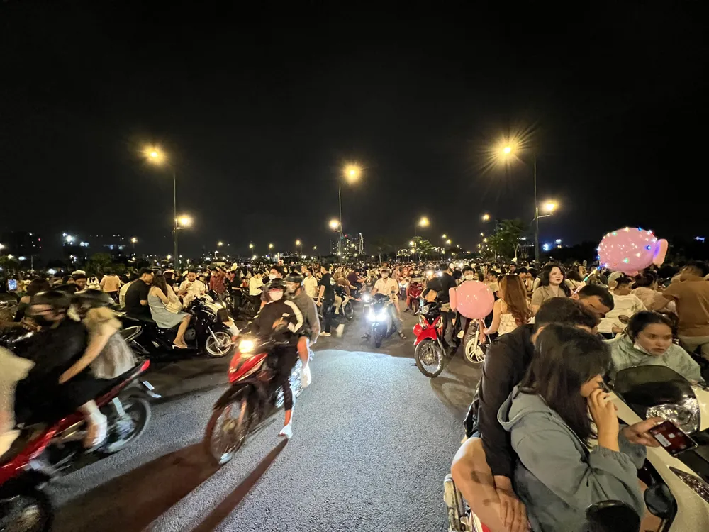 Người dân cả nước chào năm mới 2023 ảnh 55 Người dân cả nước chào năm mới 2023 ảnh 55