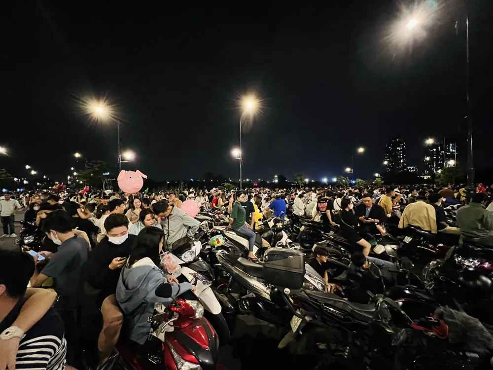 Người dân cả nước chào năm mới 2023 ảnh 56 Người dân cả nước chào năm mới 2023 ảnh 56